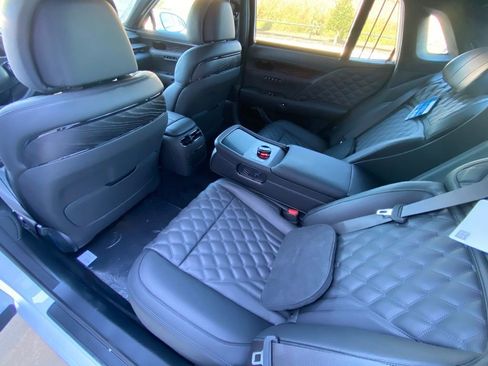 New 2026 Genesis G90 3.5T Prestige image 15