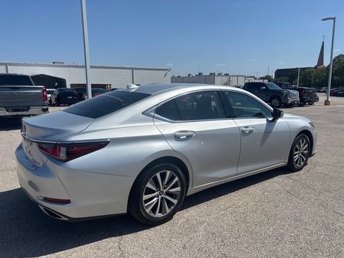 Used 2021 Lexus ES 350 w/ Accessory Package FWD image 4