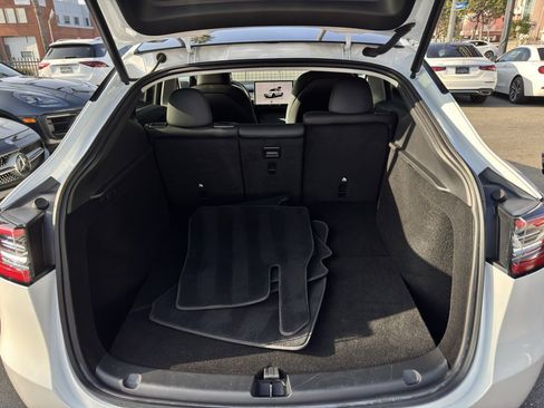 Used 2024 Tesla Model Y Long Range image 8