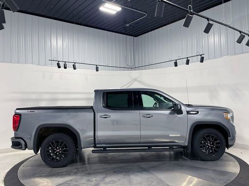 Used 2022 GMC Sierra 1500 Elevation w/ LPO, Elevation Black Package AWD/4WD image 9
