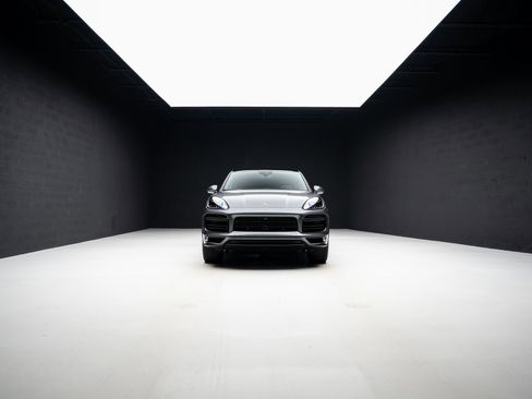 Used 2023 Porsche Cayenne Turbo image 90