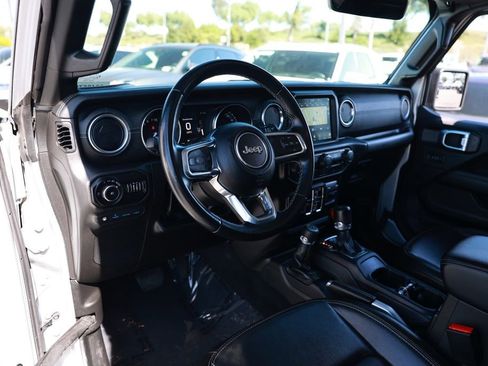 Used 2022 Jeep Wrangler Unlimited Sahara AWD/4WD image 17