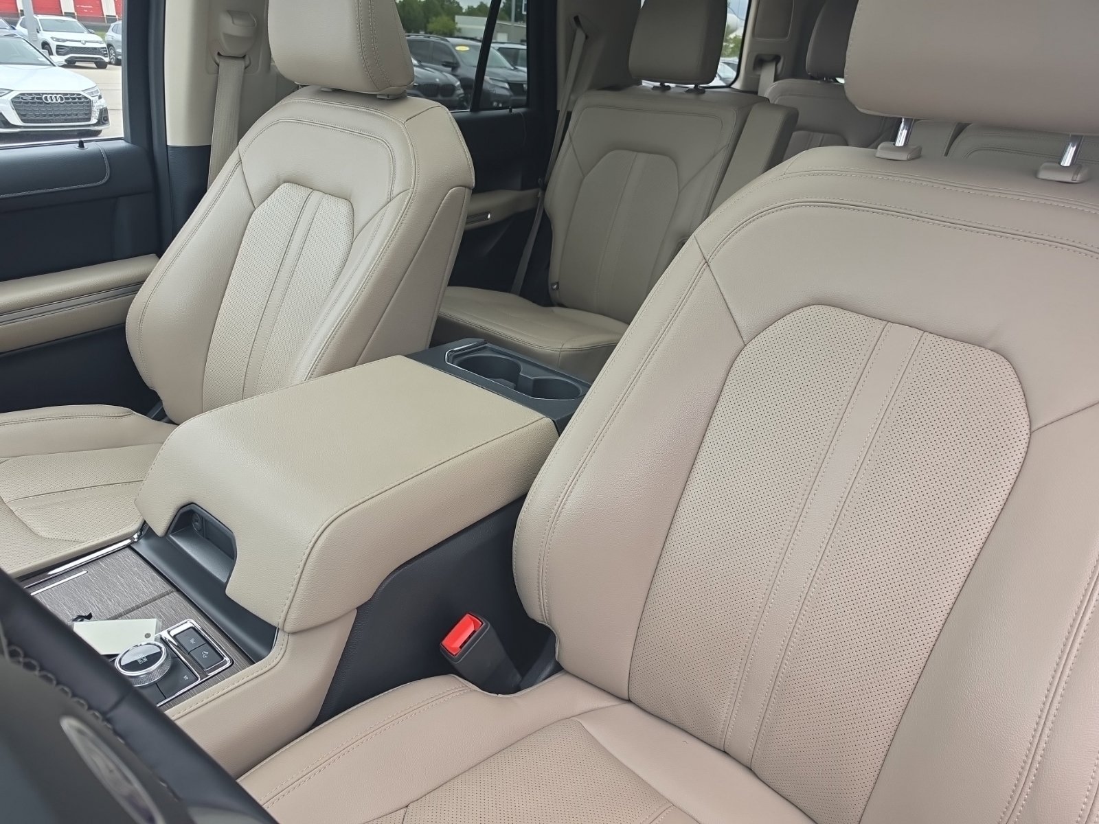 Used 2023 Ford Expedition Limited AWD/4WD image 26