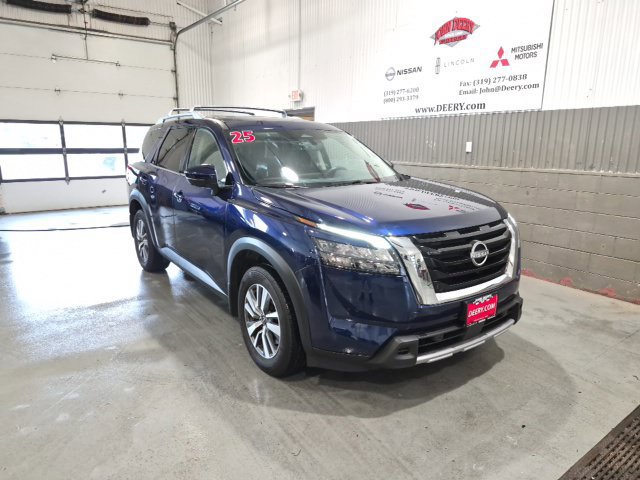Certified 2025 Nissan Pathfinder SL AWD/4WD image 1