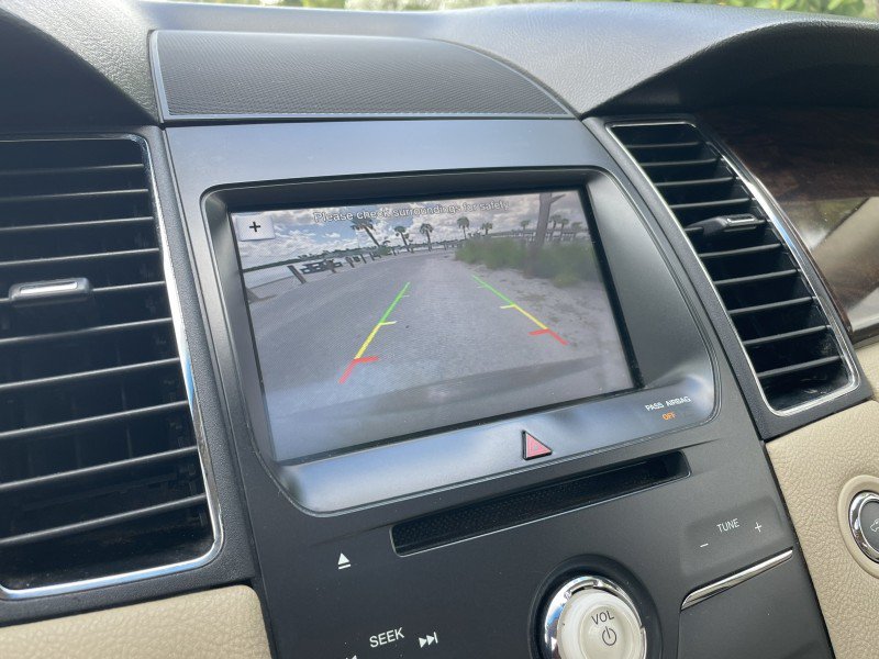 Used 2016 Ford Taurus Limited FWD image 16