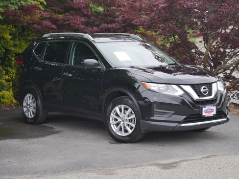 Used 2017 Nissan Rogue SV w/ SV Premium Package AWD/4WD image 29