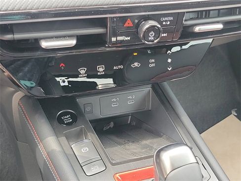 New 2025 Nissan Kicks SR image 13