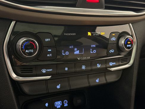 Used 2020 Hyundai Santa Fe SEL FWD image 18