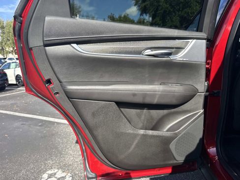 Used 2023 Cadillac XT5 Sportv w/ Technology Package image 12