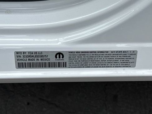 New 2025 RAM 2500 Laramie AWD/4WD image 27