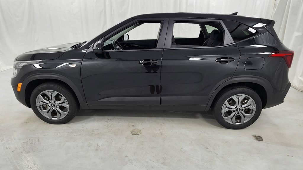 Used 2024 Kia Seltos LX AWD/4WD image 6