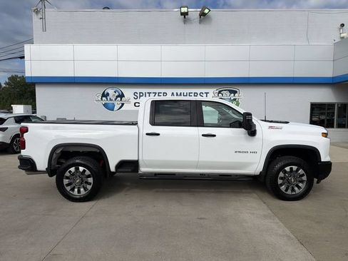 Used 2025 Chevrolet Silverado 2500 Custom w/ Custom Value Package AWD/4WD image 11