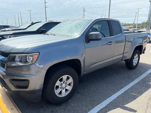 Used 2018 Chevrolet Colorado W/T w/ WT Convenience Package RWD image 4