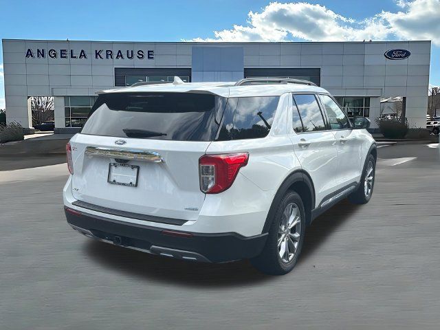 Used 2020 Ford Explorer XLT w/ Equipment Group 202A RWD image 8