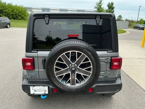 Used 2023 Jeep Wrangler Unlimited Sahara w/ Dual Top Group AWD/4WD image 3