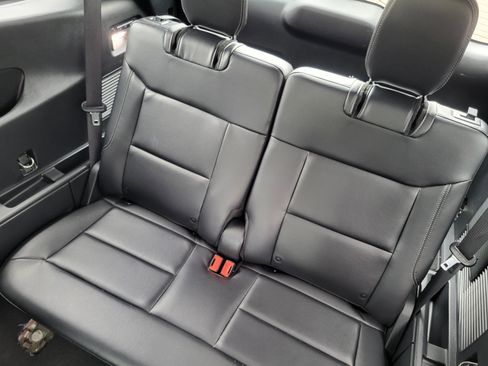 Used 2022 Ford Explorer Limited w/ Equipment Group 301A AWD/4WD image 24