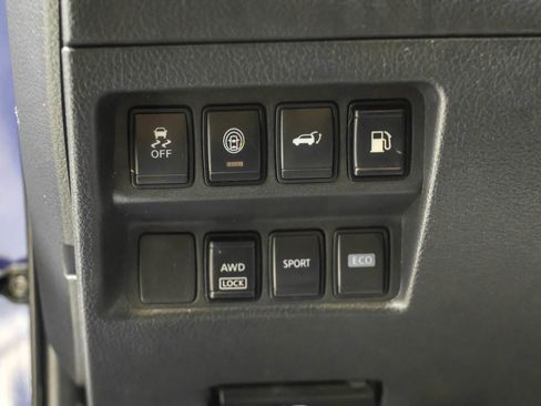 Used 2019 Nissan Rogue SV image 23