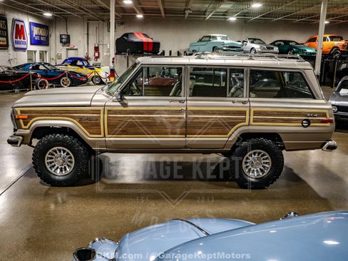 Used 1988 Jeep Grand Wagoneer AWD/4WD image 5