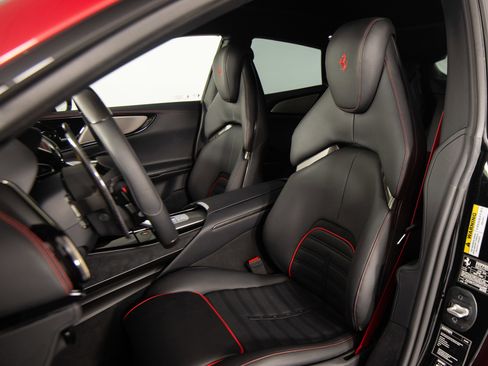 Certified 2025 Ferrari Purosangue AWD/4WD image 19
