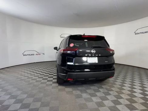Used 2024 Nissan Rogue SV image 7