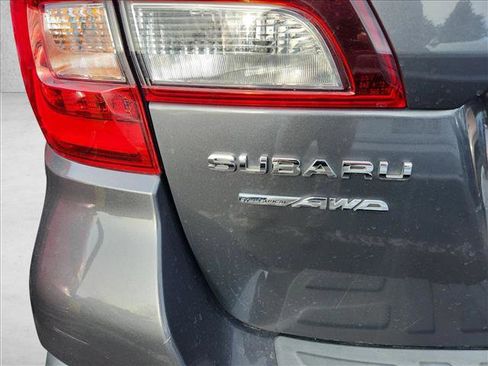 Used 2019 Subaru Outback 2.5i Limited w/ Popular Package #2 image 9