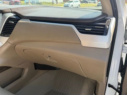 Used 2020 GMC Yukon XL SLT w/ Premium Edition image 59