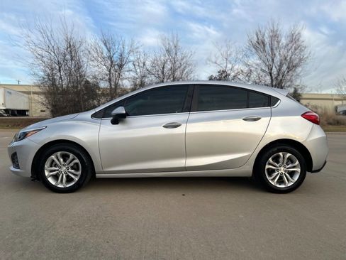 Used 2019 Chevrolet Cruze LT w/ Convenience Package image 9