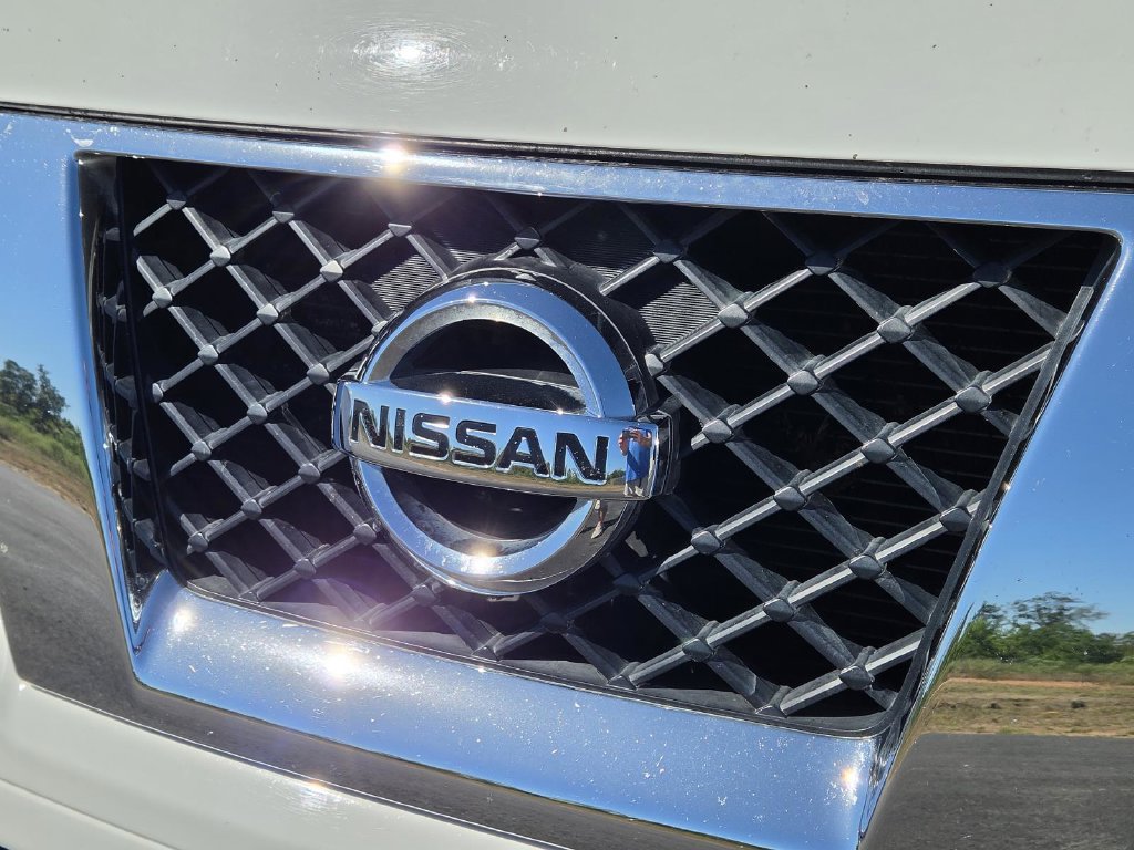 Used 2017 Nissan Frontier SV w/ SV Value Truck Package AWD/4WD image 9