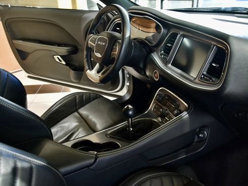 Used 2015 Dodge Challenger SRT Hellcat image 23