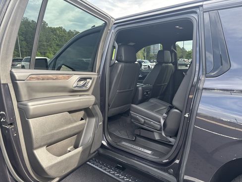 Used 2022 Chevrolet Suburban Z71 AWD/4WD image 16