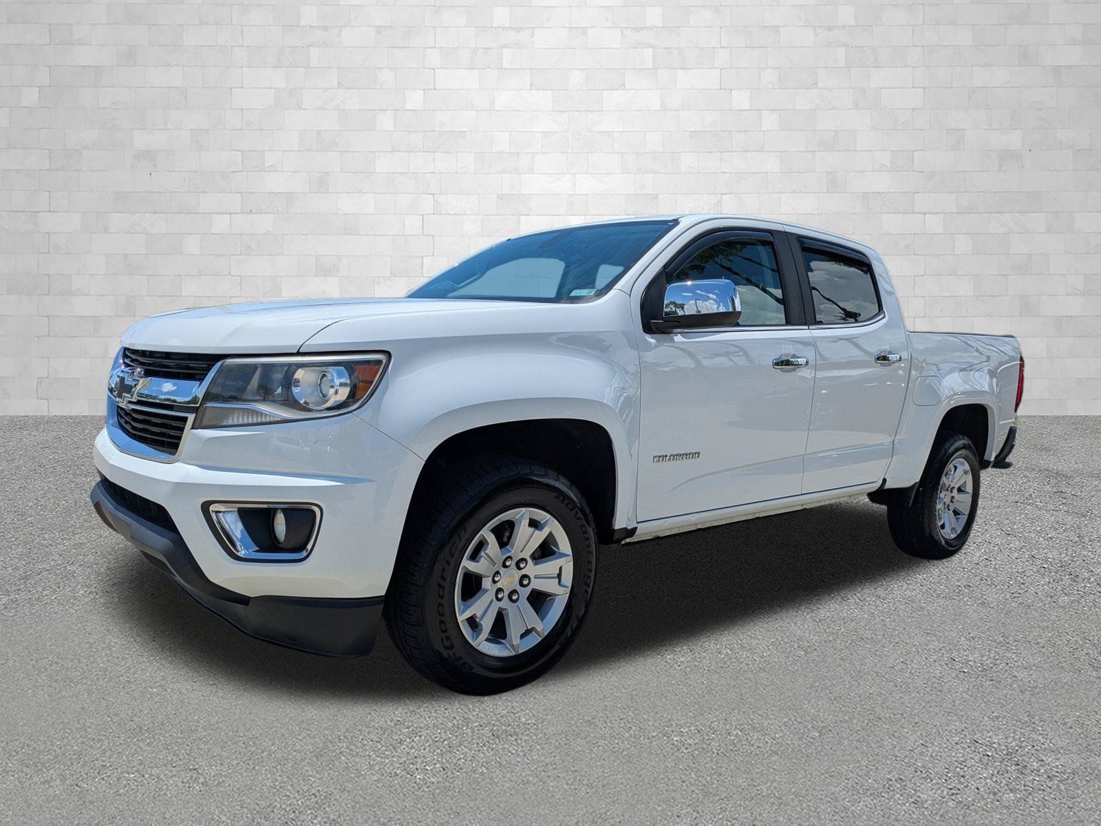 Used 2017 Chevrolet Colorado LT w/ Luxury Package, Chrome RWD image 5