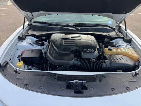 Used 2016 Dodge Charger SXT image 21