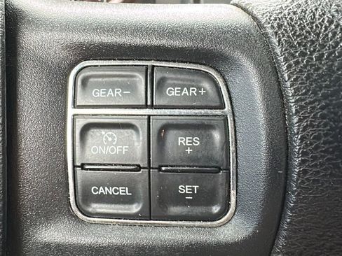 Used 2017 RAM 1500 Express image 33