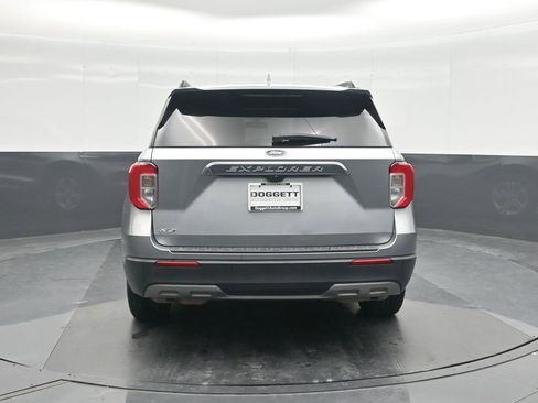 Used 2020 Ford Explorer XLT w/ Equipment Group 202A image 17