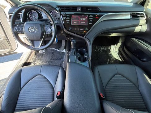 Used 2018 Toyota Camry FWD image 26