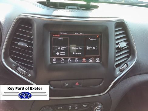 Used 2020 Jeep Cherokee Latitude Plus AWD/4WD image 38