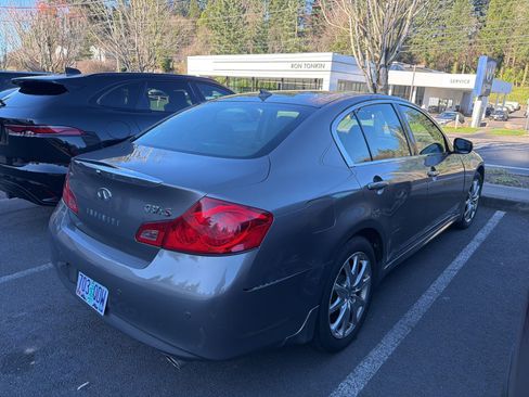 Used 2013 INFINITI G37 x w/ Premium Pkg image 4