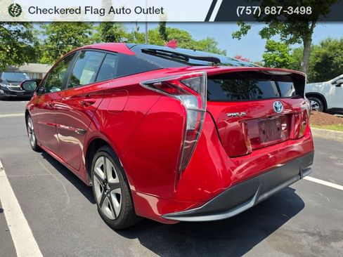 Used 2016 Toyota Prius Three Touring FWD image 4