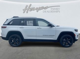 New 2025 Jeep Grand Cherokee Altitude video 3