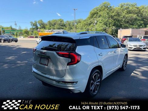 Used 2020 GMC Terrain Denali w/ Denali Premium Package FWD image 8