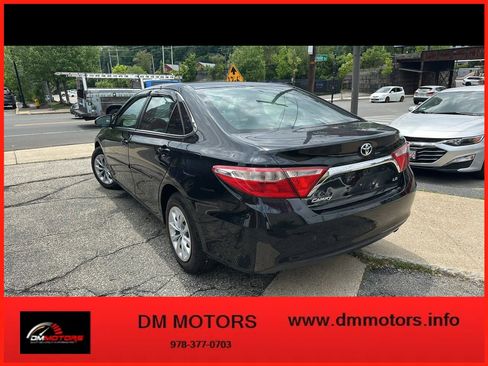 Used 2015 Toyota Camry LE FWD image 3