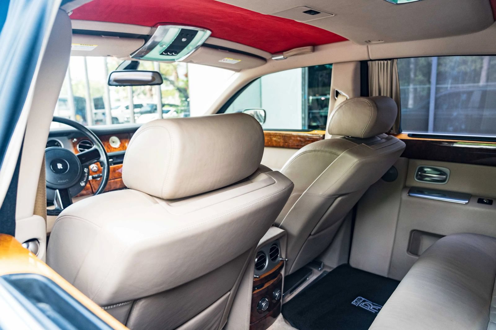 Used 2004 Rolls-Royce Phantom Sedan RWD image 26