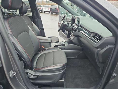 Used 2024 Ford Escape ST-Line image 19