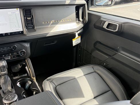 New 2026 Ford Bronco Badlands image 12