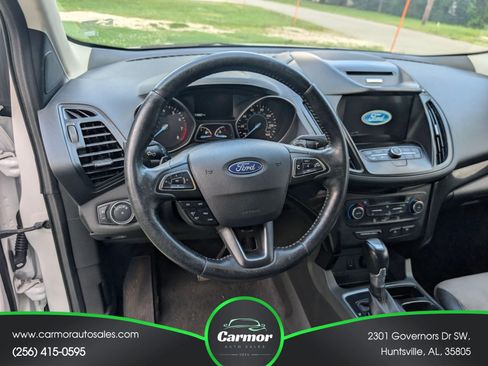 Used 2017 Ford Escape SE w/ Equipment Group 201A FWD image 7