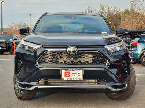 New 2025 Toyota RAV4 SE image 2
