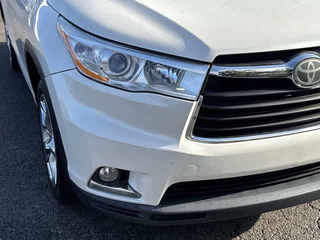 Used 2015 Toyota Highlander Limited Platinum FWD image 10