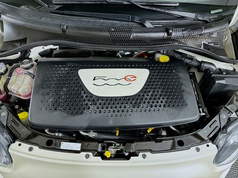 Used 2014 FIAT 500 e w/ Esport Package image 26