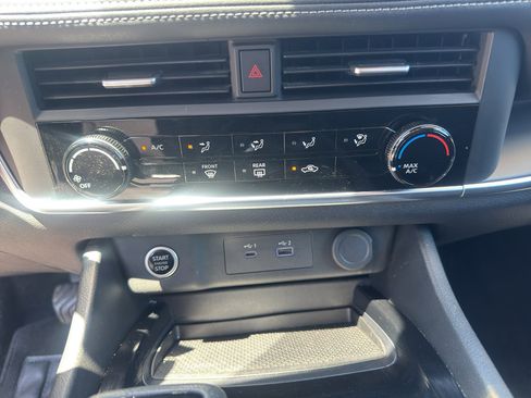 Used 2023 Nissan Rogue S FWD image 14