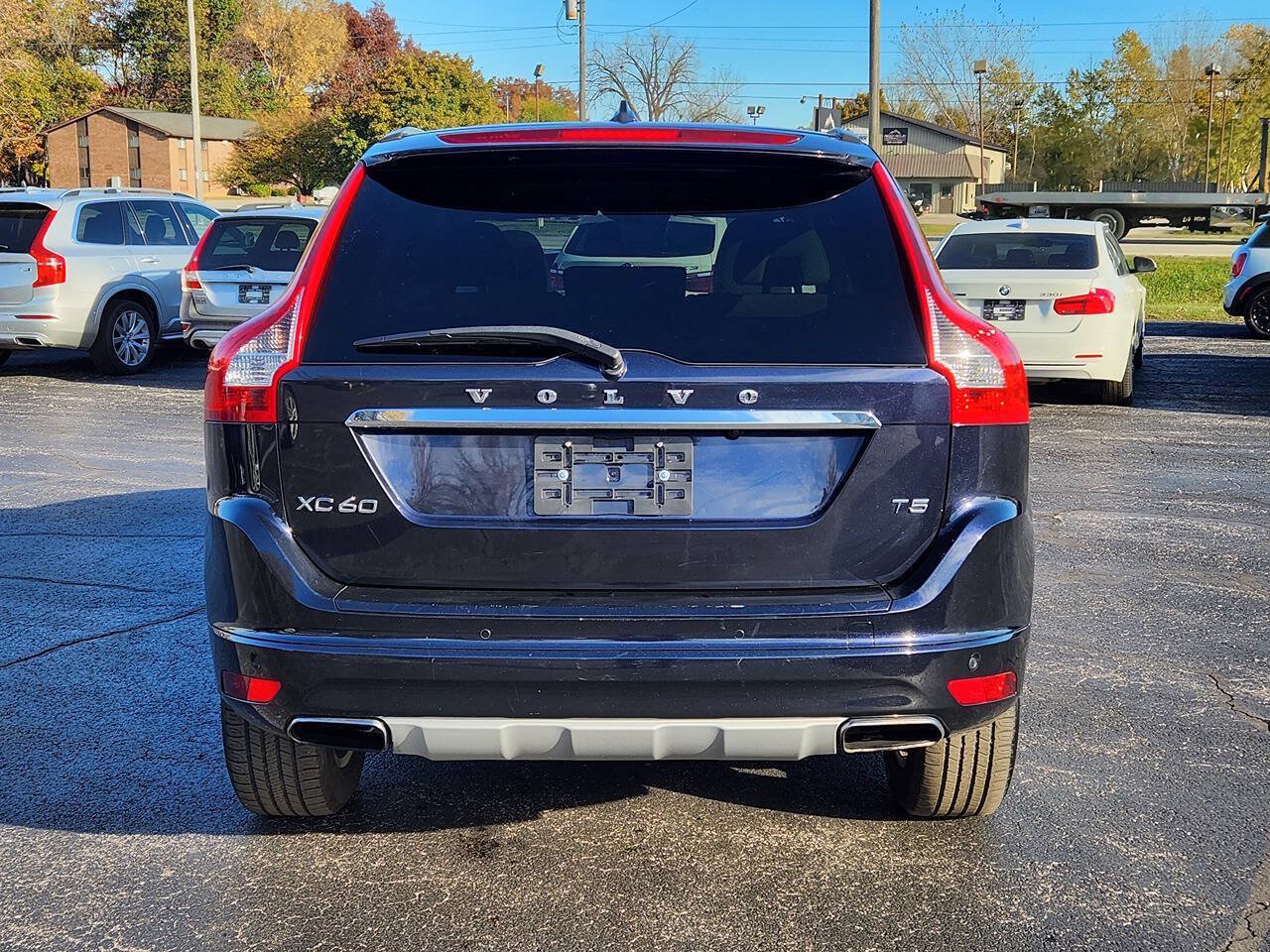 Used 2016 Volvo XC60 T5 Premier w/ Proximity Package FWD image 3